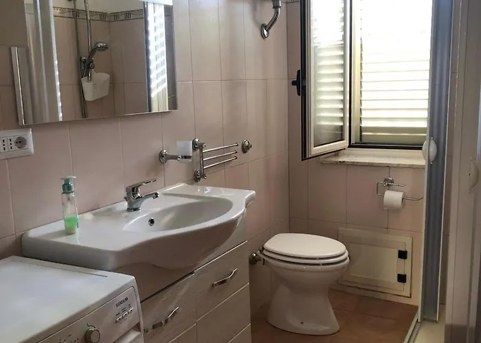 Iole E Benny アパート