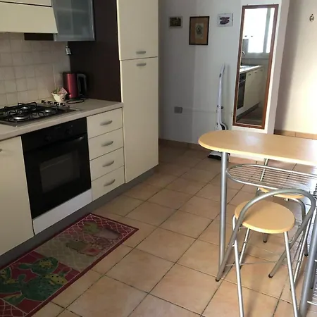Iole E Benny Apartman *